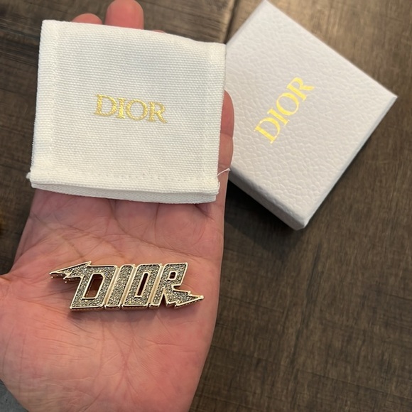 100% AUTHENTIC DIOR EMBELLISHED CHARM . Comes with the box and dust pock… - Picture 8 of 17